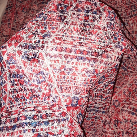 BUNDLE OF 2 | NO BOUNDARIES SHEER LACE TOP W/BATWING SLEEVES | XL {15-17} - Picture 7 of 14